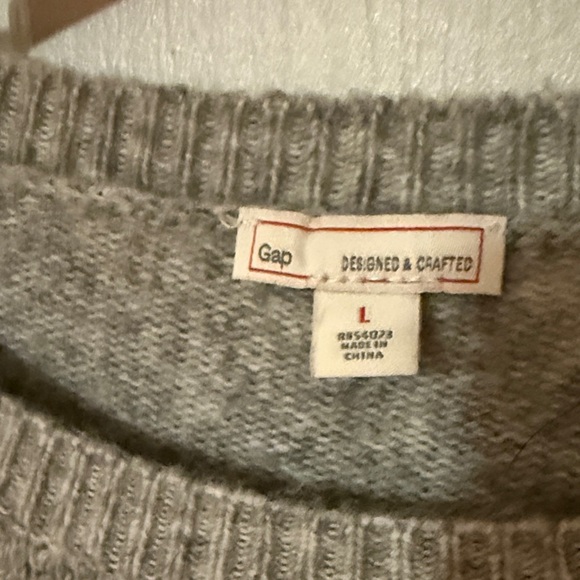 Gap women’s Gray Knit Sweater - Picture 2 of 10